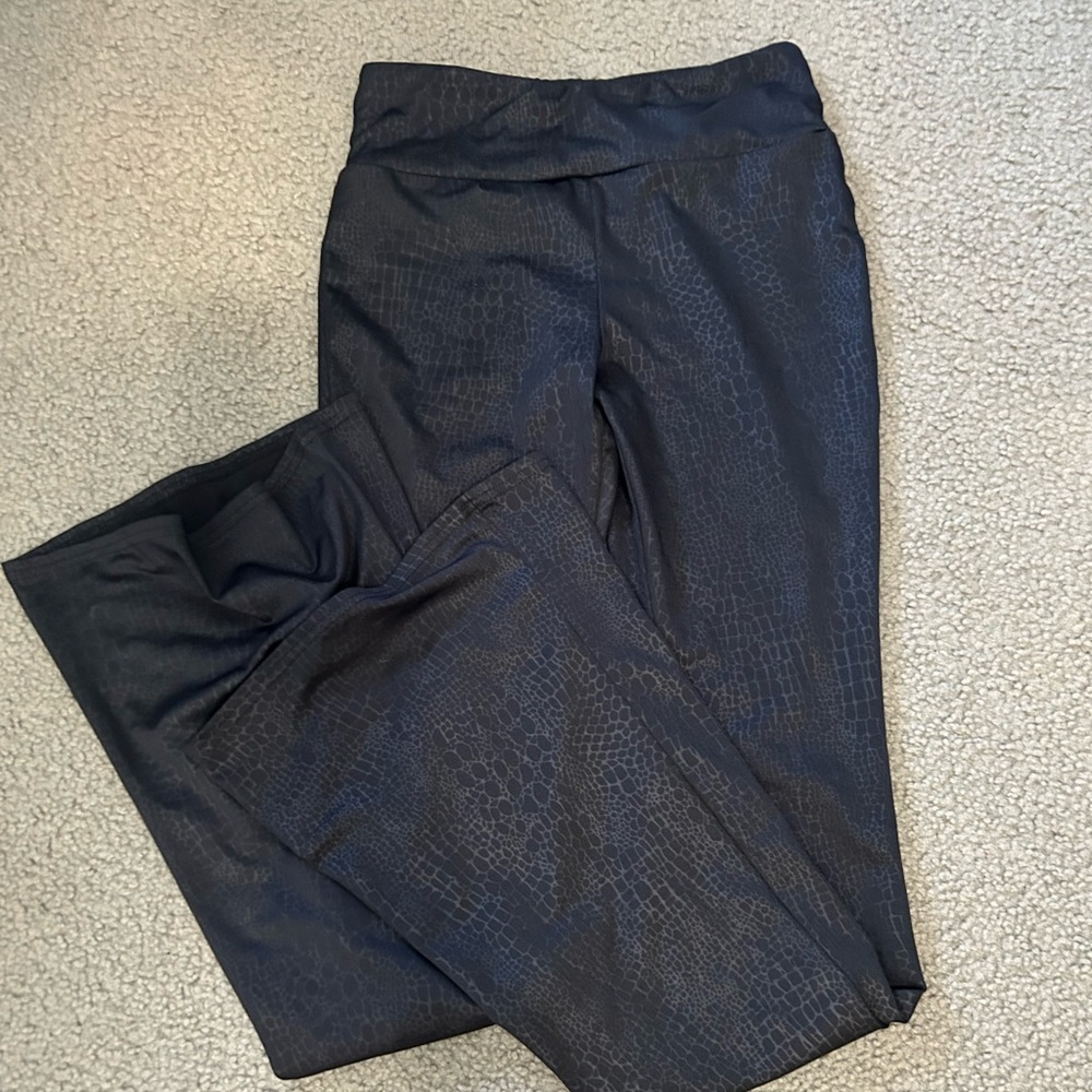 Size small No Boundaries snake skin black flare leggings